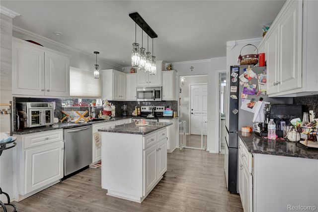 31197 Jaguar Drive, Chesterfield Township, MI 48047