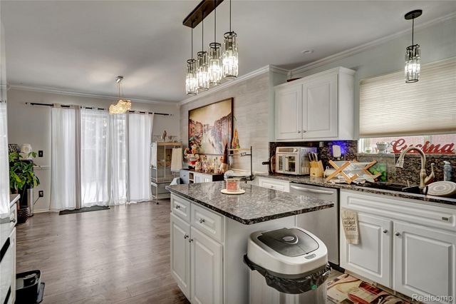 31197 Jaguar Drive, Chesterfield Township, MI 48047