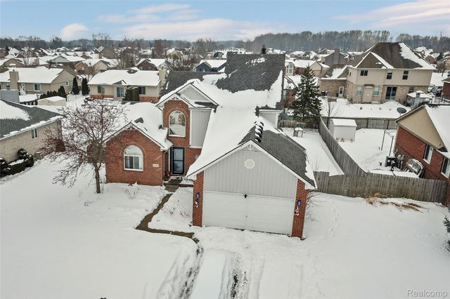 31197 Jaguar Drive, Chesterfield Township, MI 48047