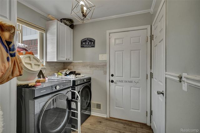 31197 Jaguar Drive, Chesterfield Township, MI 48047