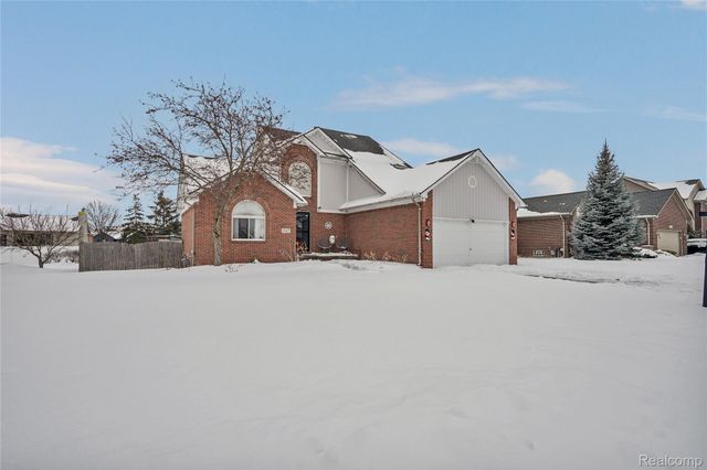 31197 Jaguar Drive, Chesterfield Township, MI 48047