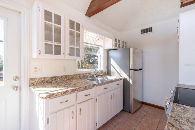 40043 W 8TH AVENUE, Umatilla, FL 32784