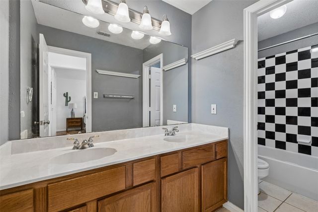 8410 Lexington Court, Rowlett, TX 75089