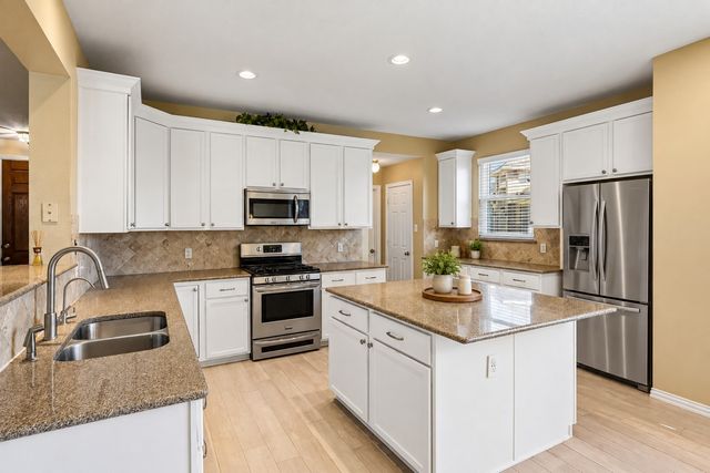 8410 Lexington Court, Rowlett, TX 75089