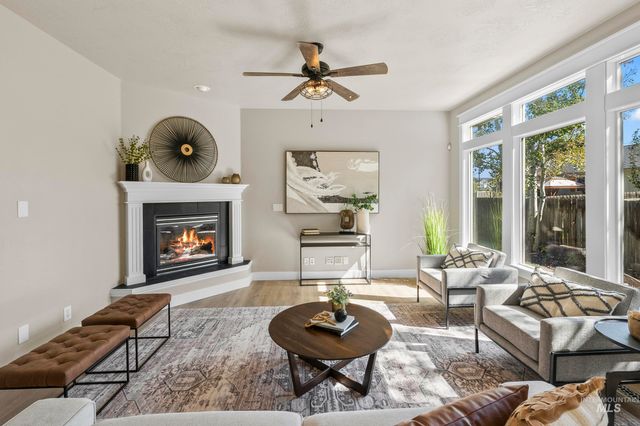 743 E Wild Lilac Ct, Kuna, ID 83634