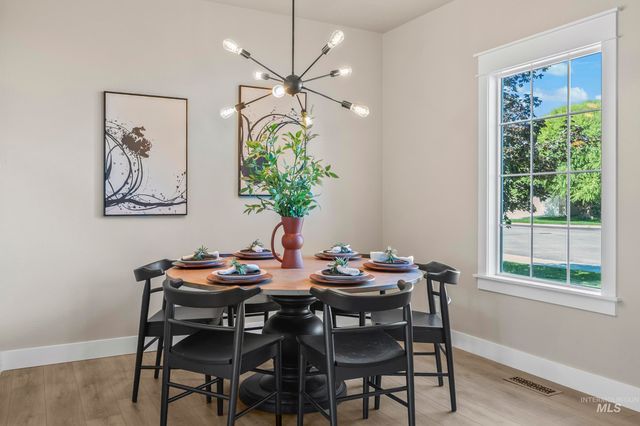 743 E Wild Lilac Ct, Kuna, ID 83634