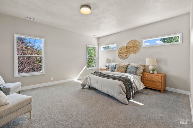 743 E Wild Lilac Ct, Kuna, ID 83634