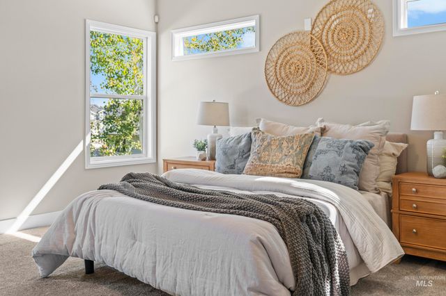 743 E Wild Lilac Ct, Kuna, ID 83634