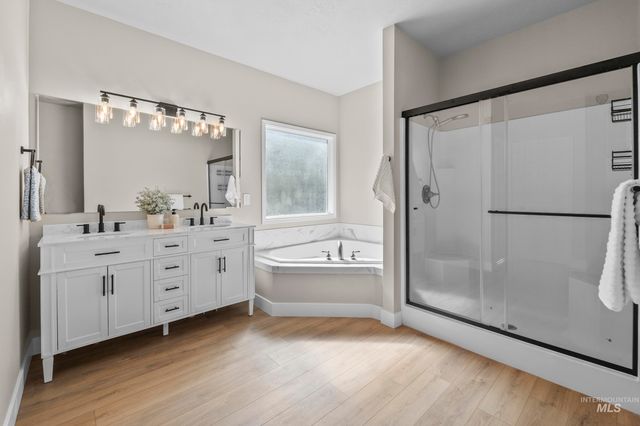 743 E Wild Lilac Ct, Kuna, ID 83634