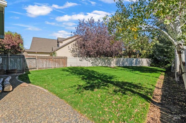 743 E Wild Lilac Ct, Kuna, ID 83634