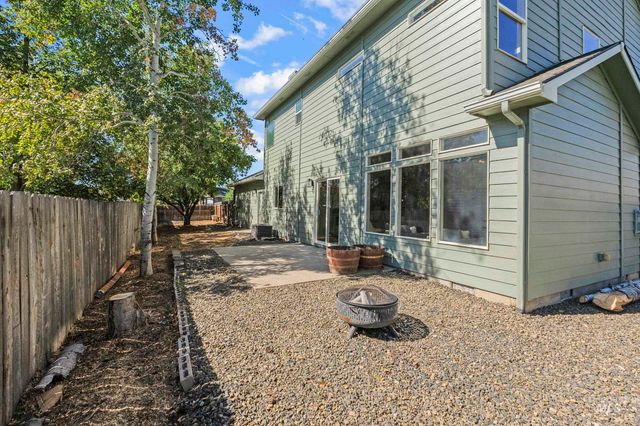 743 E Wild Lilac Ct, Kuna, ID 83634