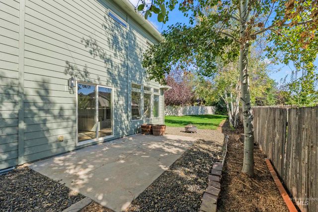 743 E Wild Lilac Ct, Kuna, ID 83634