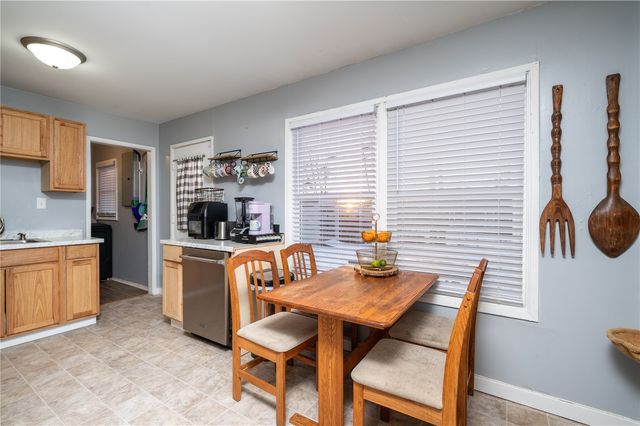 260 Boice Road NW, Cedar Rapids, IA 52405