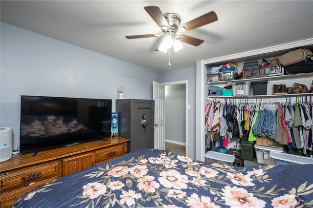 260 Boice Road NW, Cedar Rapids, IA 52405