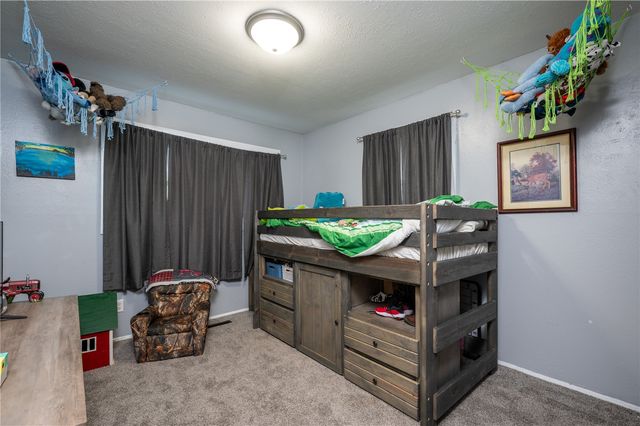 260 Boice Road NW, Cedar Rapids, IA 52405