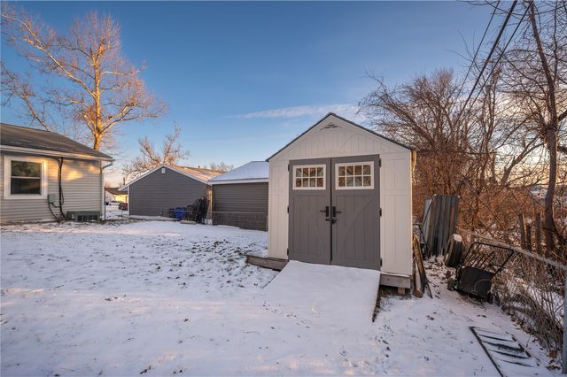 260 Boice Road NW, Cedar Rapids, IA 52405