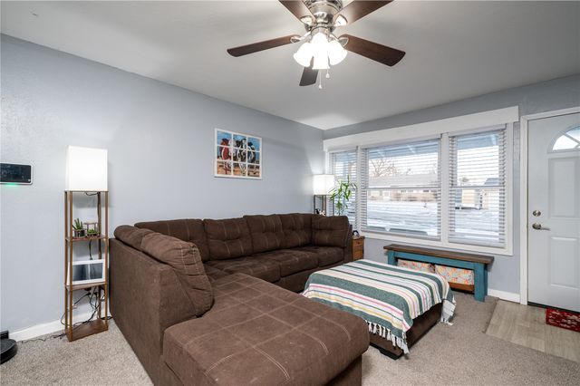 260 Boice Road NW, Cedar Rapids, IA 52405