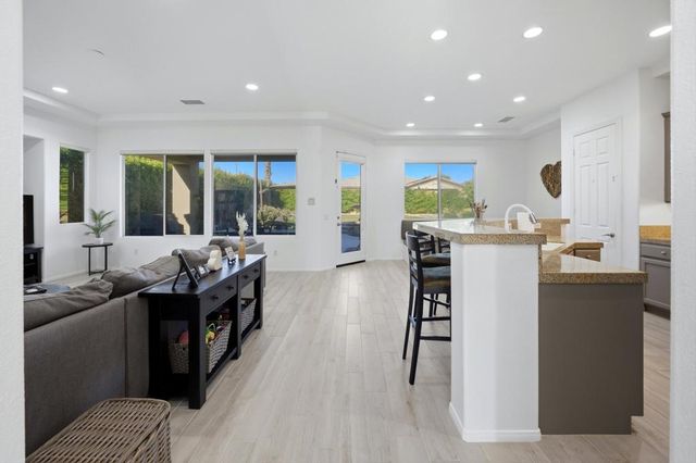 113 Francesca Court, Palm Desert, CA 92211