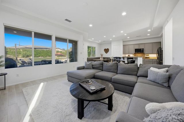 113 Francesca Court, Palm Desert, CA 92211