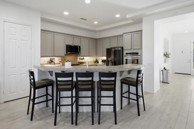 113 Francesca Court, Palm Desert, CA 92211