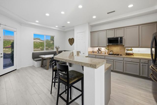 113 Francesca Court, Palm Desert, CA 92211