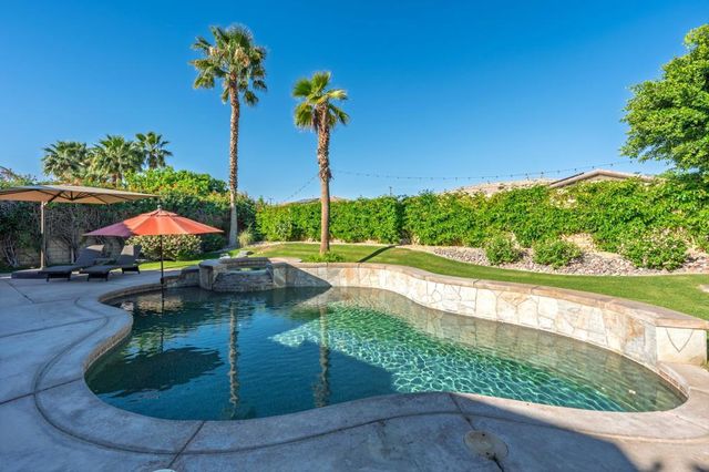 113 Francesca Court, Palm Desert, CA 92211