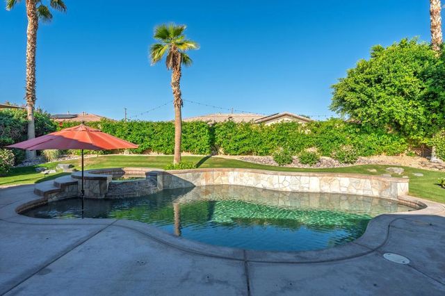 113 Francesca Court, Palm Desert, CA 92211