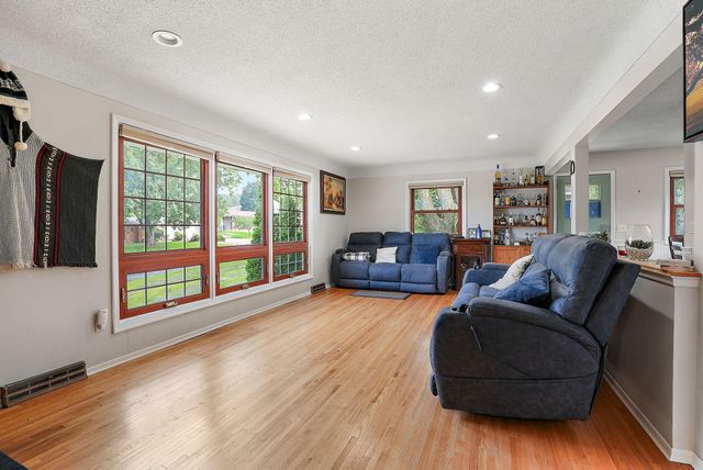 13808 Scott Street, Burnsville, MN 55337