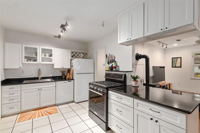 929 NE 7TH AVENUE, Gainesville, FL 32601