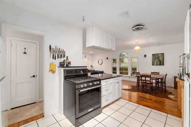 929 NE 7TH AVENUE, Gainesville, FL 32601