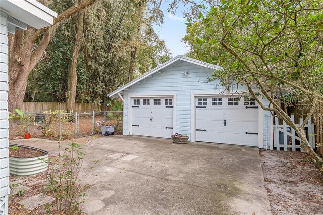 929 NE 7TH AVENUE, Gainesville, FL 32601