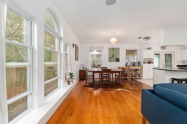 929 NE 7TH AVENUE, Gainesville, FL 32601