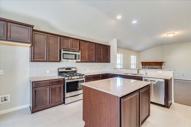 161 Mistflower LN, Kyle, TX 78640