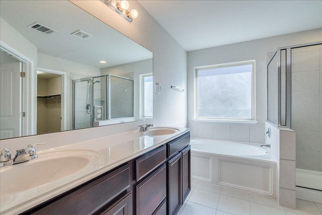 161 Mistflower LN, Kyle, TX 78640