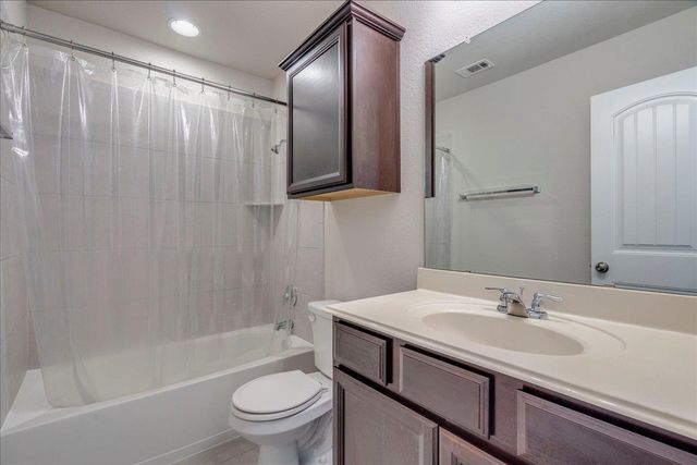 161 Mistflower LN, Kyle, TX 78640