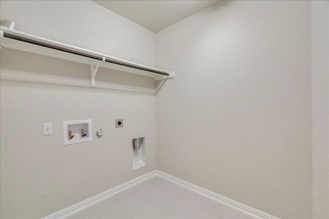 161 Mistflower LN, Kyle, TX 78640