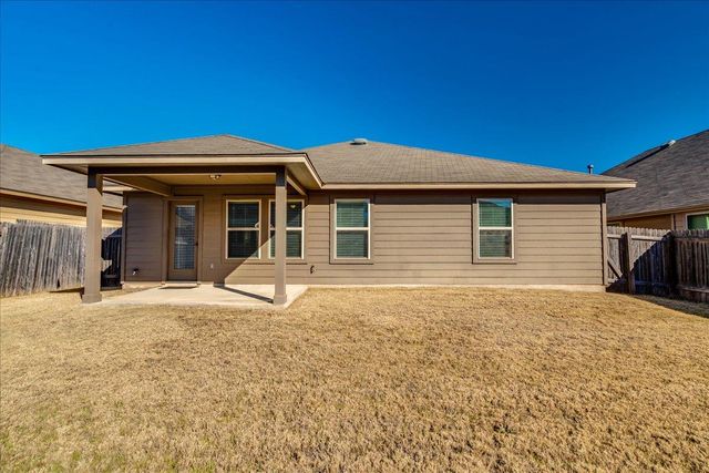 161 Mistflower LN, Kyle, TX 78640