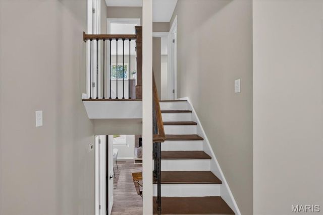6 The Knolls Lane, Creve Coeur, MO 63141