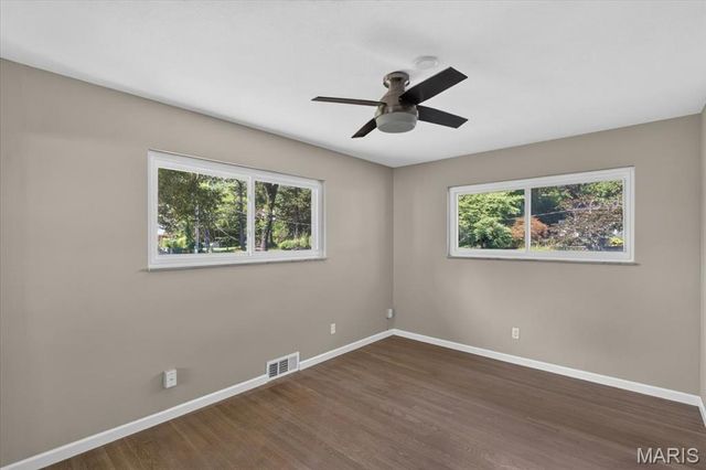 6 The Knolls Lane, Creve Coeur, MO 63141