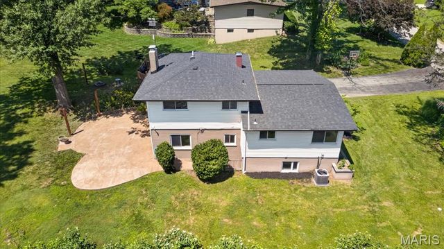 6 The Knolls Lane, Creve Coeur, MO 63141