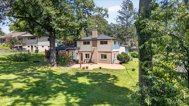 6 The Knolls Lane, Creve Coeur, MO 63141
