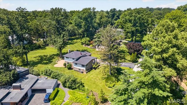 6 The Knolls Lane, Creve Coeur, MO 63141
