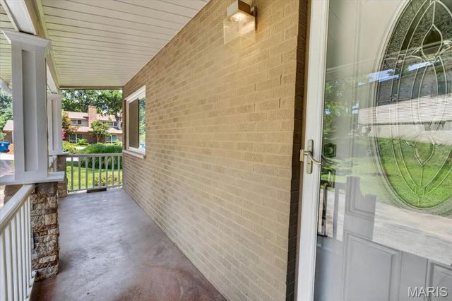 6 The Knolls Lane, Creve Coeur, MO 63141