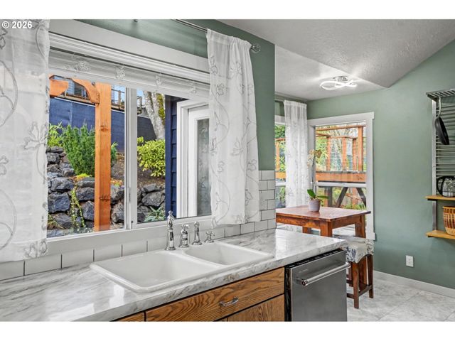 3669 LACHS Ct S, Salem, OR 97302