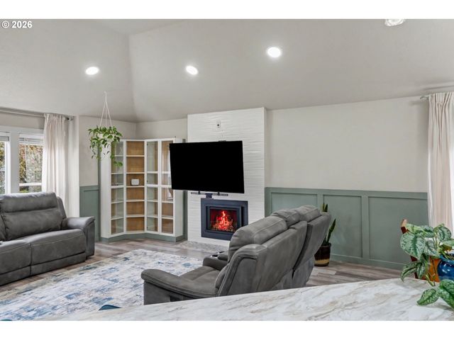 3669 LACHS Ct S, Salem, OR 97302