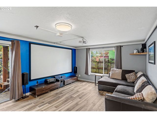 3669 LACHS Ct S, Salem, OR 97302