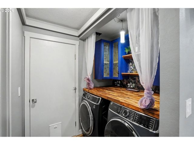 3669 LACHS Ct S, Salem, OR 97302