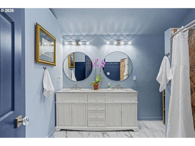 3669 LACHS Ct S, Salem, OR 97302