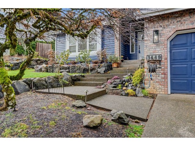 3669 LACHS Ct S, Salem, OR 97302