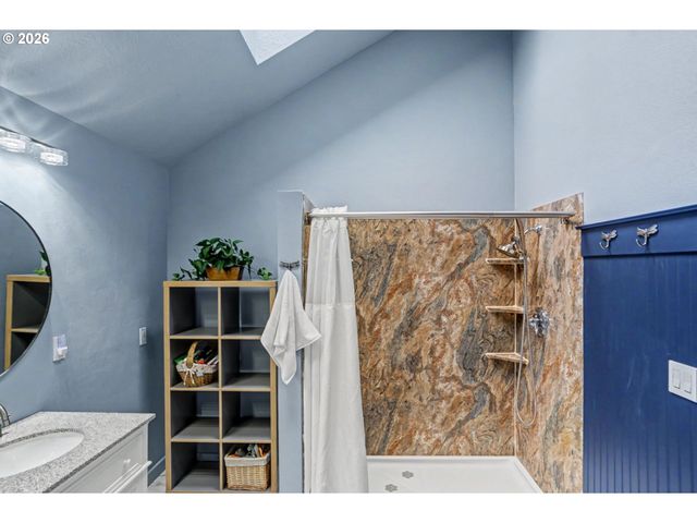 3669 LACHS Ct S, Salem, OR 97302